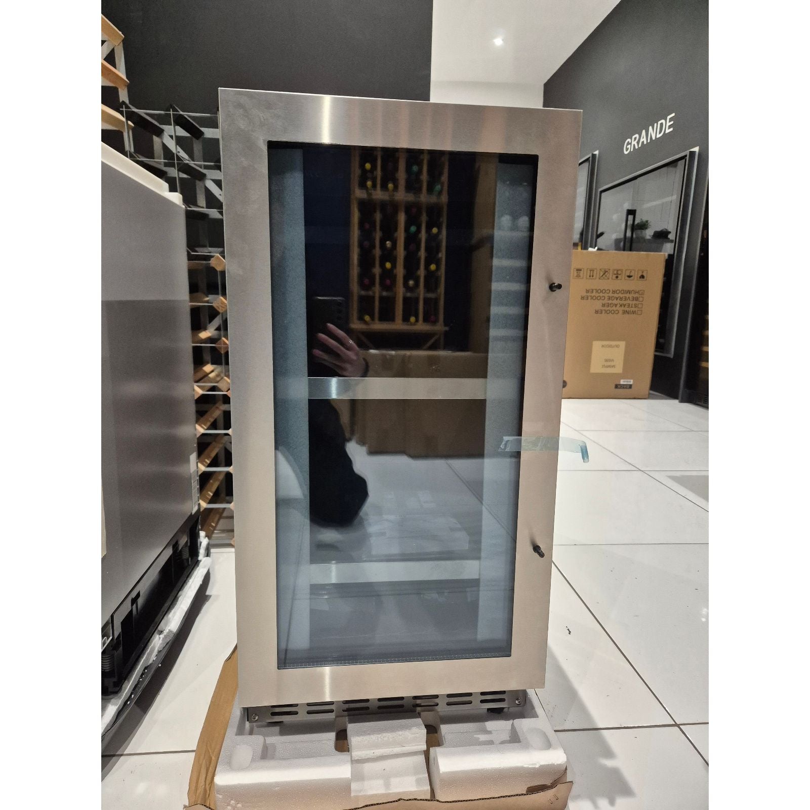 GRADED - mQuvée BeerServer40 (left hinged) - 400mm - Undercounter Drinks Fridge