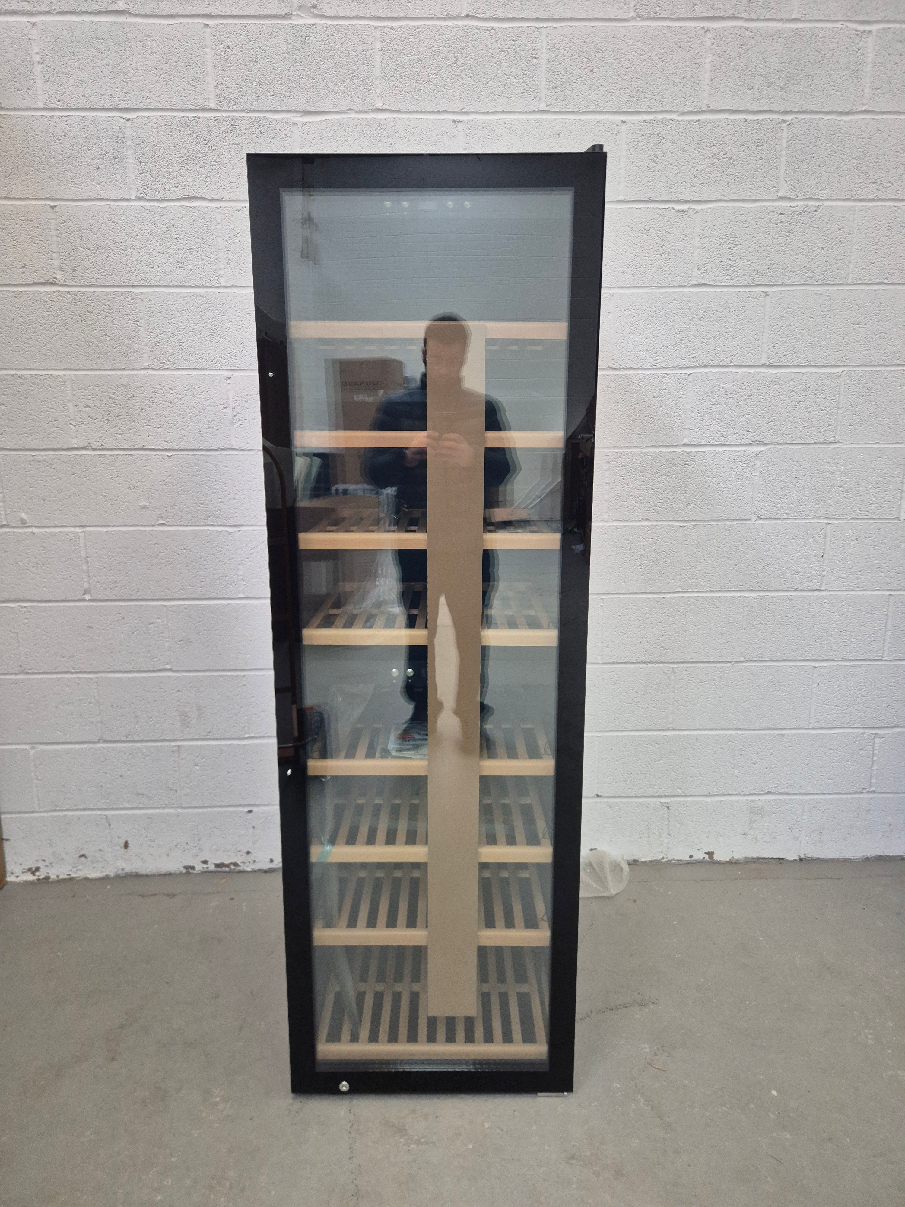 GRADED - mQuvée - Wine Expert 180 - Dual Zone Freestanding Wine Cooler - Black