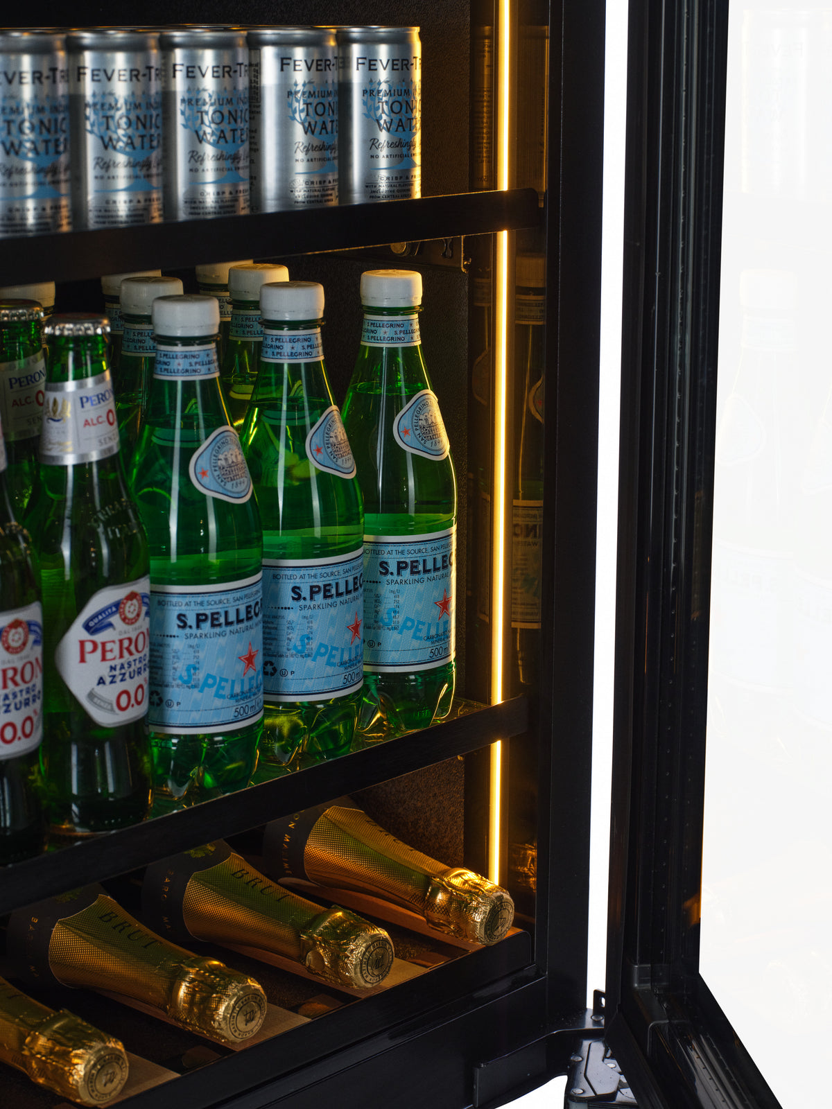 CELLA - Fully Integrated Drinks Fridge - Handleless / Push To Open - BV34PANEL-TO