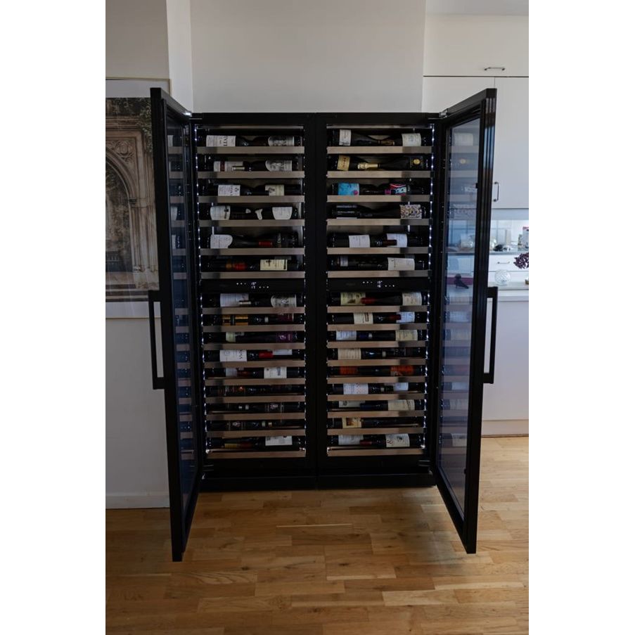 mQuvée WineCave Slim 182D - 57 Bottles - Tall Wine Fridge - Anthracite Black - Label-view