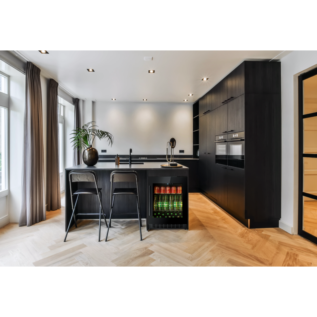 CELLA - Undercounter Drinks Fridge - Handleless / Push To Open - BV34B-TO