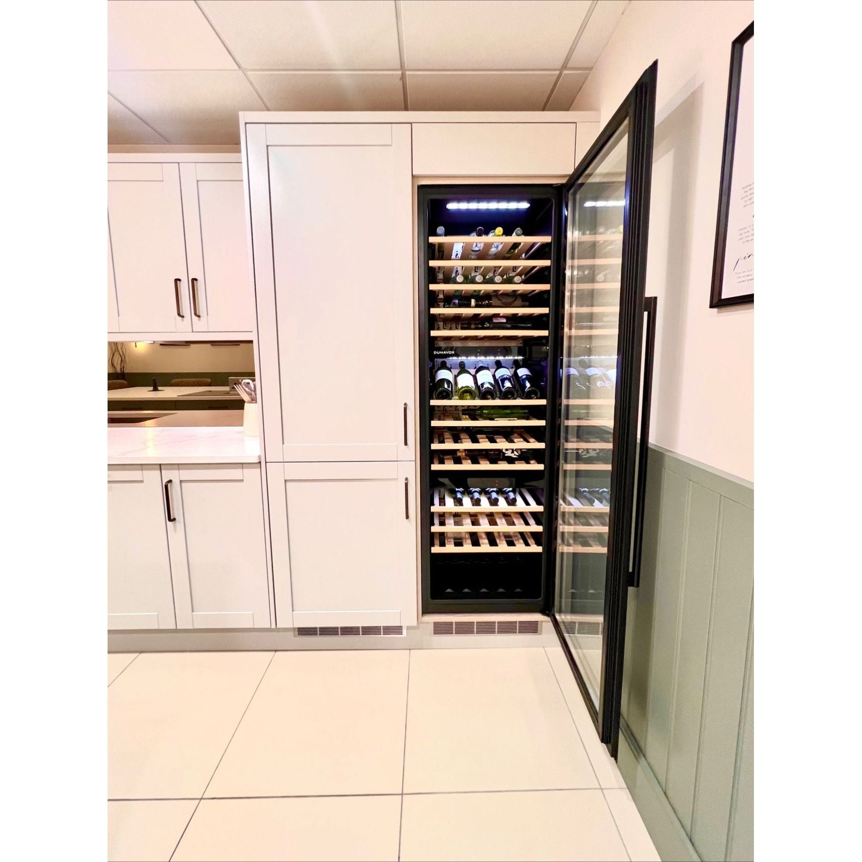 Dunavox JOY-89 - Triple Zone 89 Bottle - Wine Cooler - DX-89.246TB