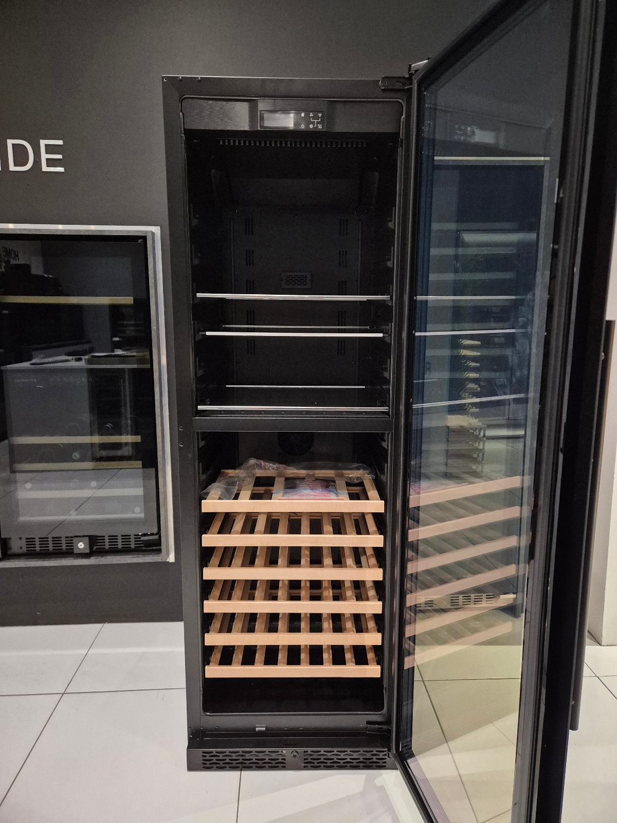 Graded - CELLA 600mm Beverage Centre - 53 Bottle / 126 Cans - 57cm Depth - WBV93D-BLACK