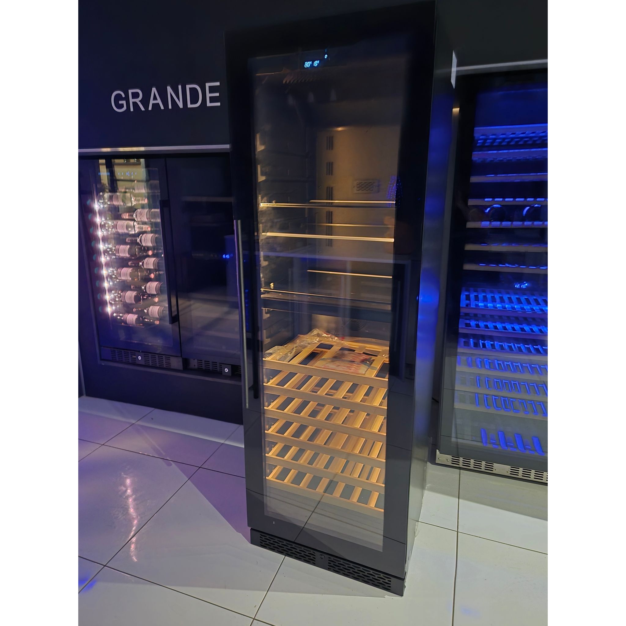 Graded - CELLA 600mm Beverage Centre - 53 Bottle / 126 Cans - 57cm Depth - WBV93D-BLACK