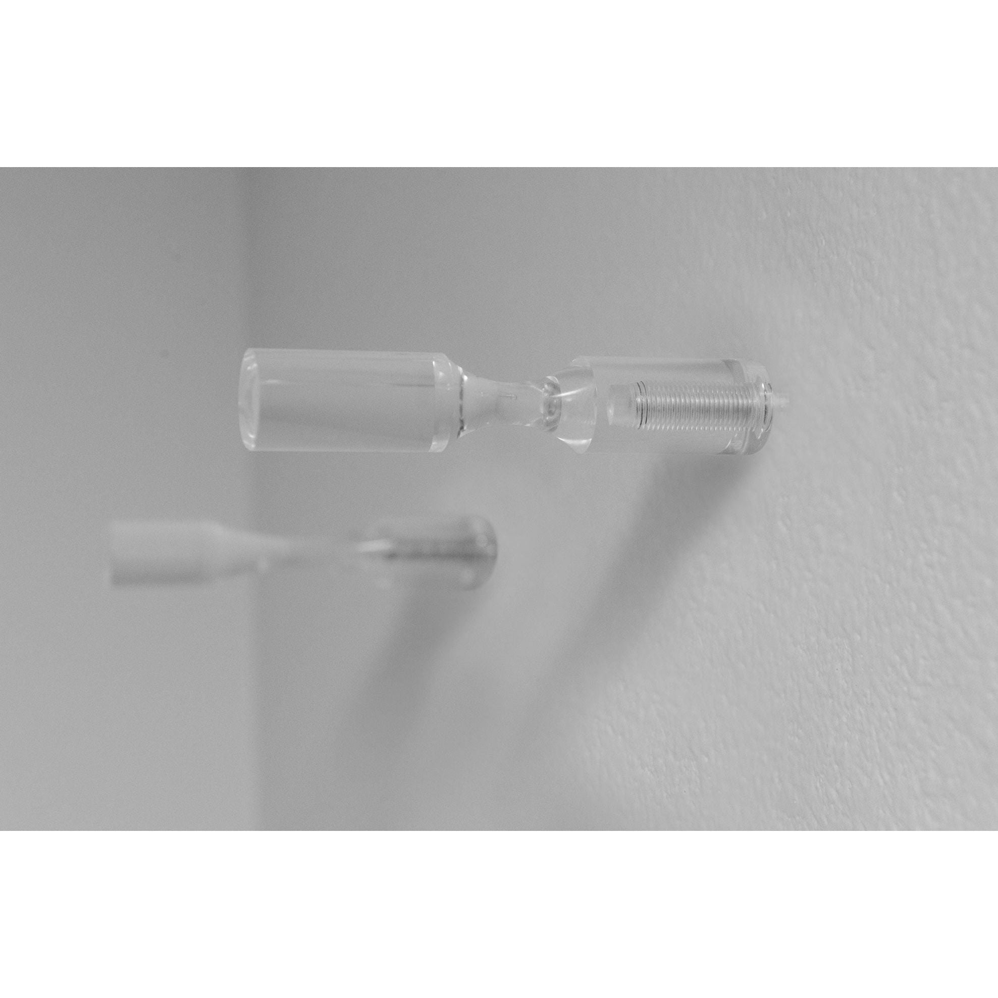 VintageView - Vino Series - 1 Bottle - Wall Mounted Metal Wine Rack (Peg System)