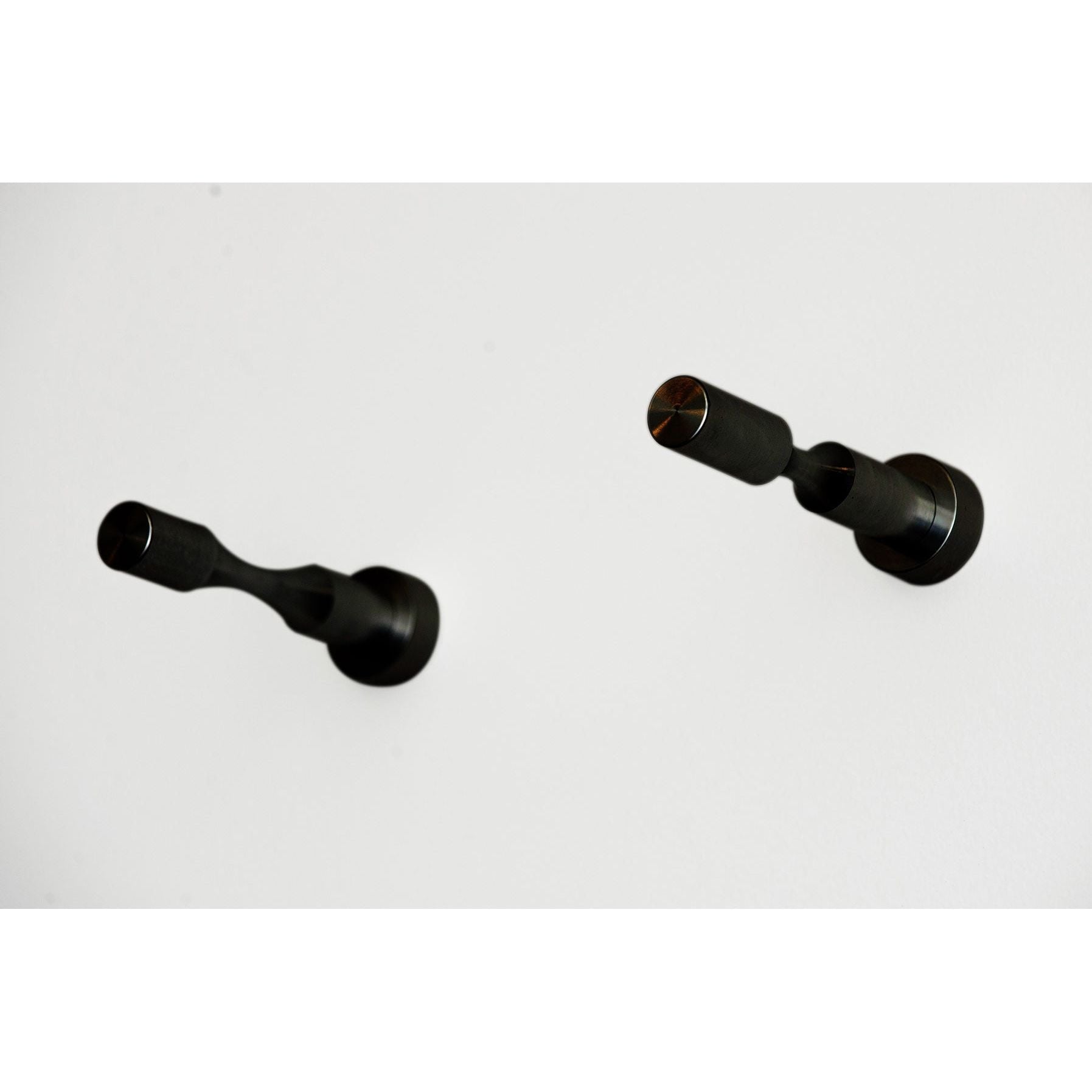 VintageView - Vino Series - 1 Bottle - Wall Mounted Metal Wine Rack (Peg System)