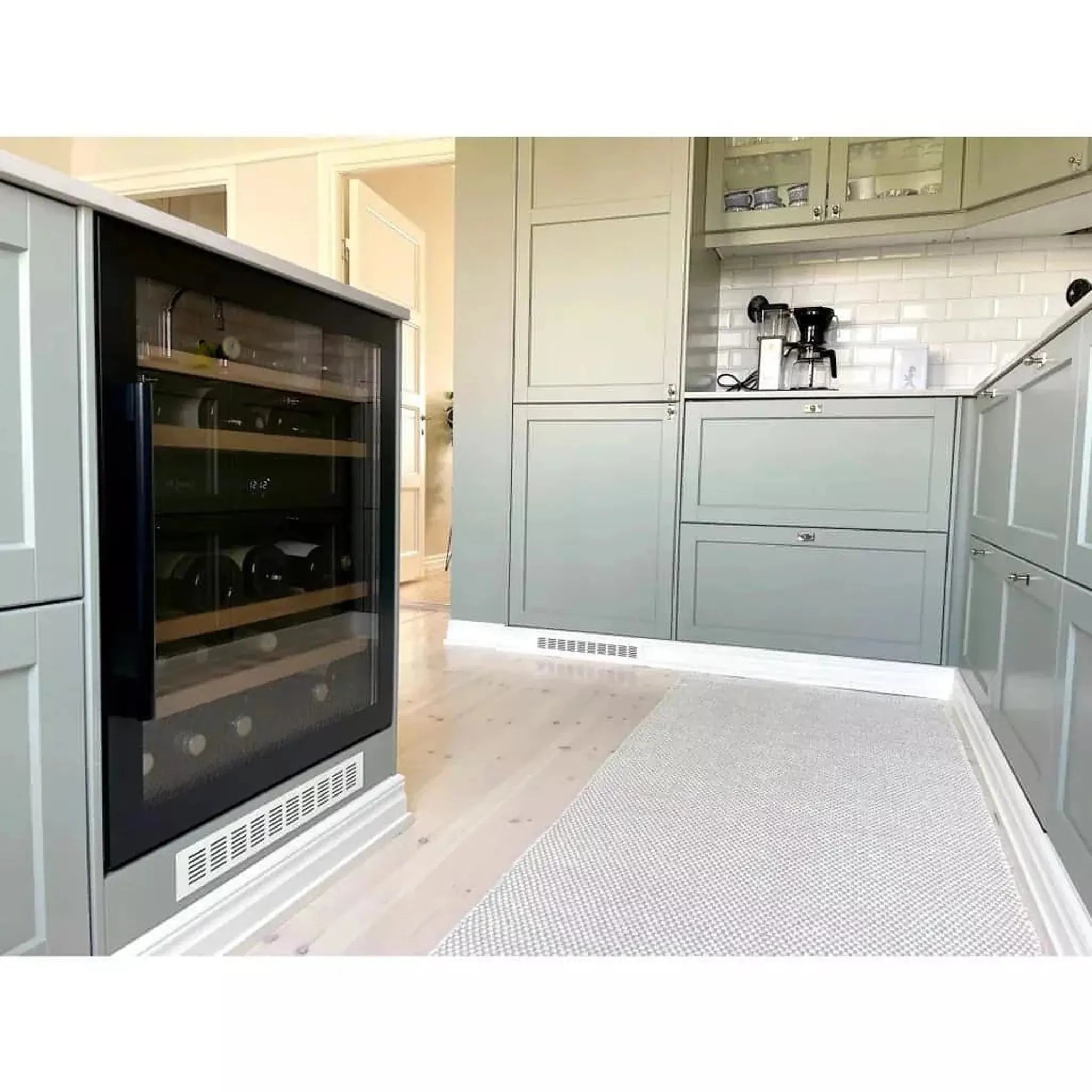 mQuvée - 600mm - Undercounter Wine Fridge - WineCave 700 60D Anthracite Black