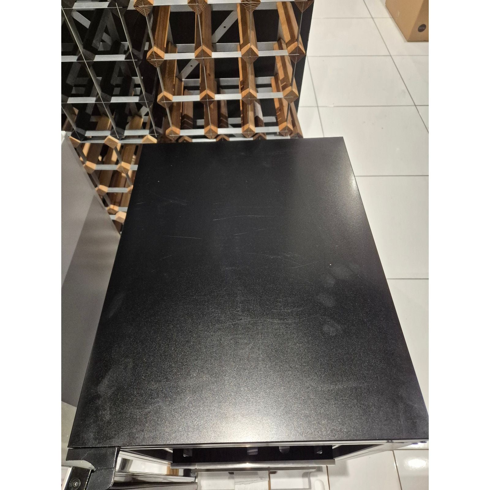 GRADED - mQuvée BeerServer40 (left hinged) - 400mm - Undercounter Drinks Fridge