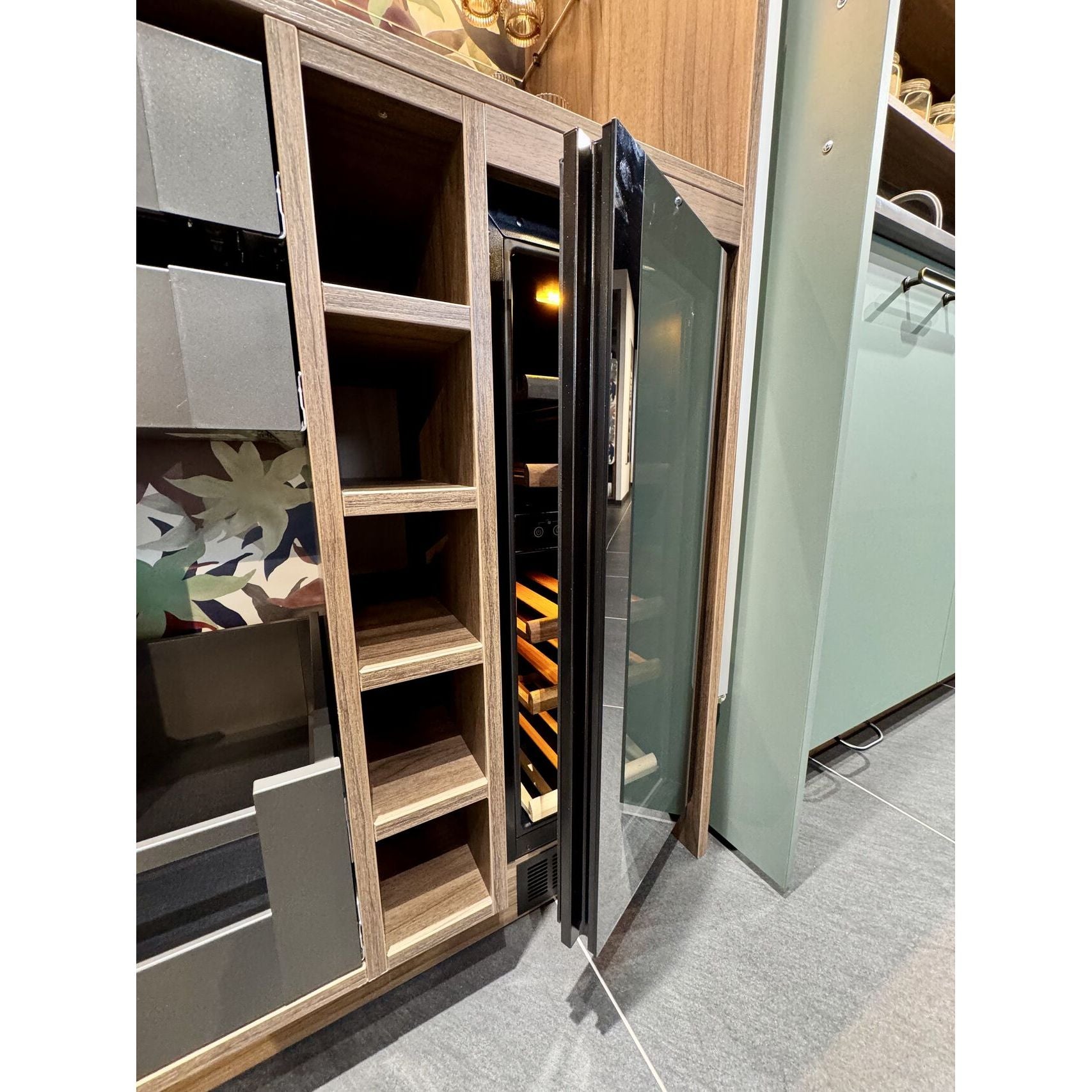 Dunavox - 300mm Built in Wine Cooler DAUF-17.58DB - FLOW-17