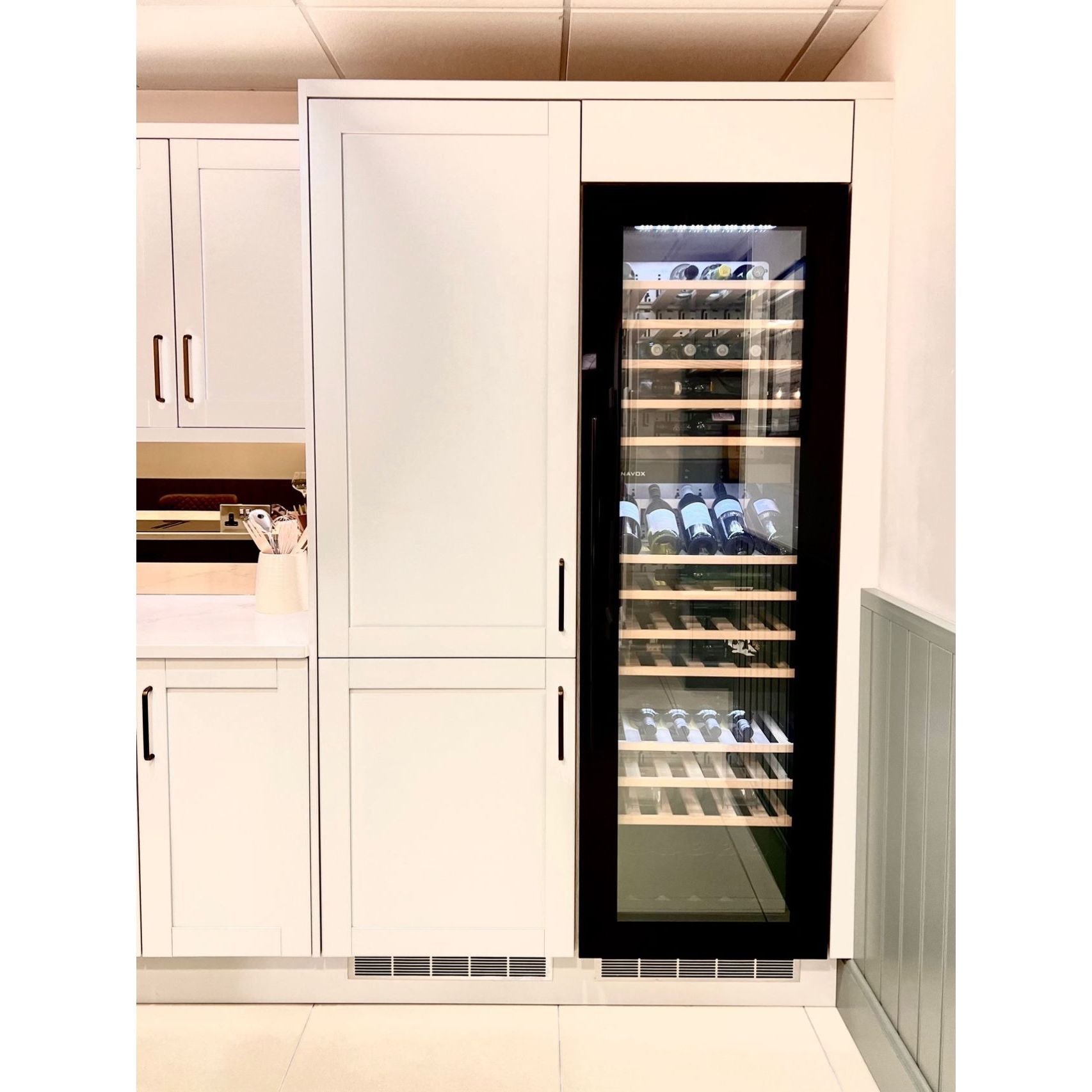 Dunavox JOY-89 - Triple Zone 89 Bottle - Integrated Wine Cooler - DX-89.246TB