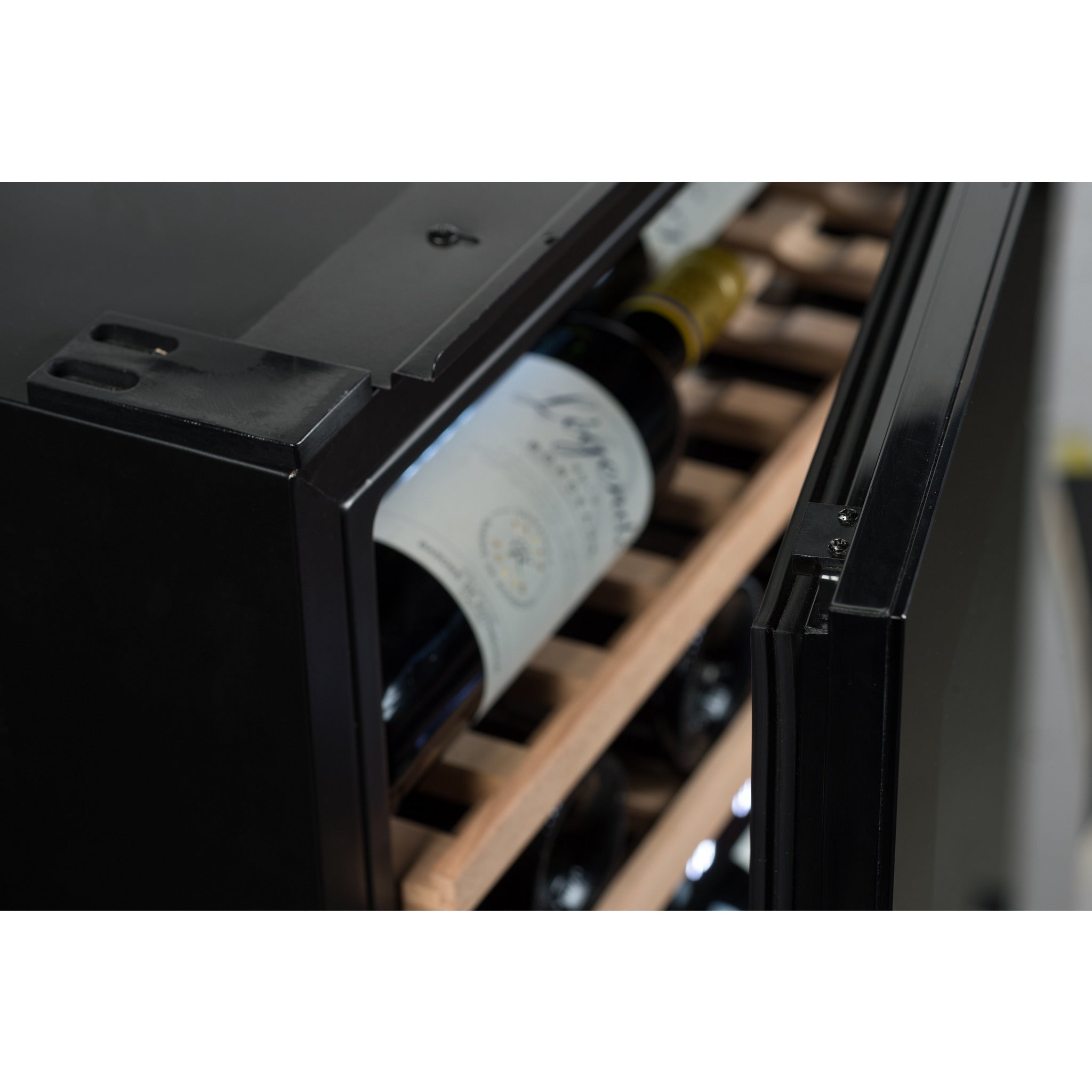 Avintage - 36 bottle Integrated Wine Cooler - AVI60PREMIUM