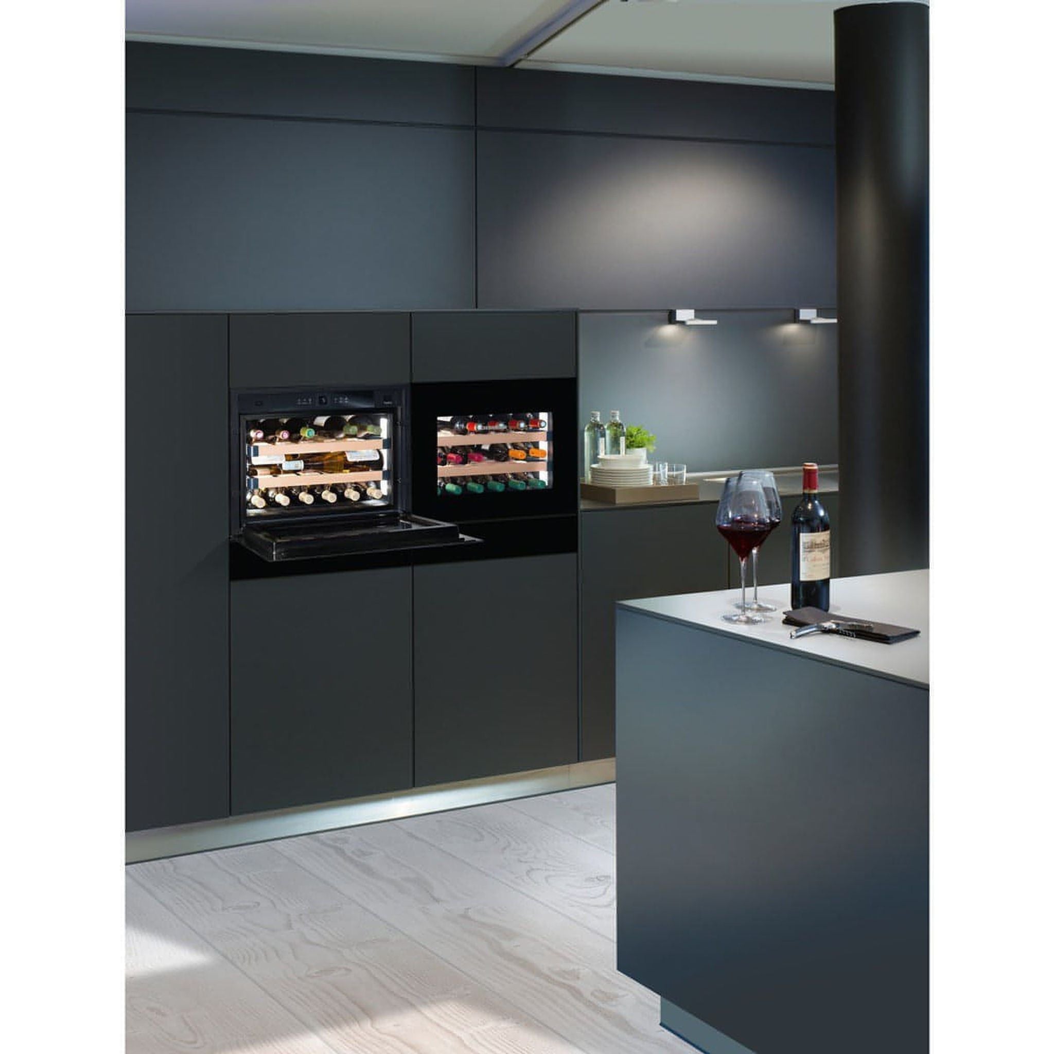 Liebherr - 18 bottle Integrated Handleless Wine Cooler WKEgb 582